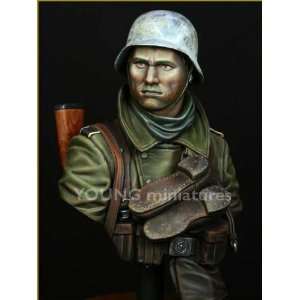  German Infantry Russian Front WWII (Unpainted Kit) Toys 