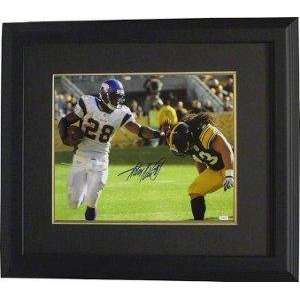  Adrian Peterson Autographed Picture   16x20 Custom Framed 