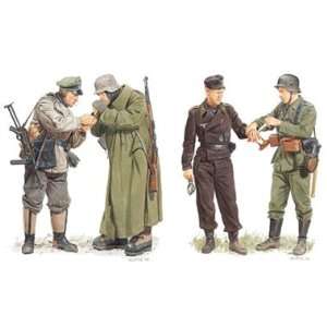  6343 1/35 Stalingrad Inferno 4pc Fig Set Toys & Games