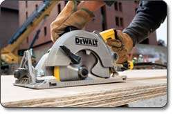 The extra wide saw hook lets you cut material up to 2 1/2 inches thick 