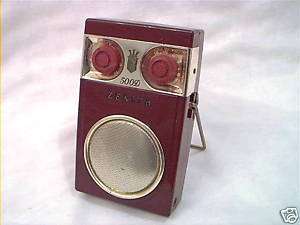 1959 ZENITH ROYAL 500D TRANSISTOR RADIO LOOKS GREAT WKS  