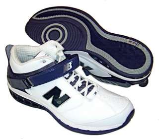THIS IS A BRAND NEW IN BOX PAIR OF MENS NEW BALANCE BB8026NV WHITE 