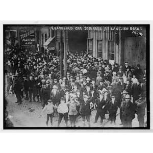  Photo Cleveland trolley car strikers at Lakeview barns 