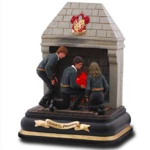   Hermione Granger & Ron Weasley w/Sirus Black Figurine