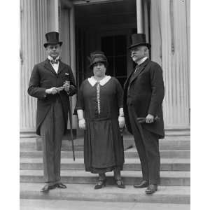  1925 photo Mr. & Mrs. John Scholer of Austria & Edgar L.G 