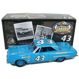  Richard Petty Diecast Daytona Win 1/24 1964 Plymouth Toys 