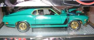 1970 70 FORD MUSTANG BOSS 302 M2 MACHINES CHASE 1/24  