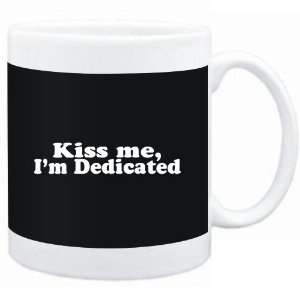  Mug Black  Kiss me, Im dedicated  Adjetives Sports 