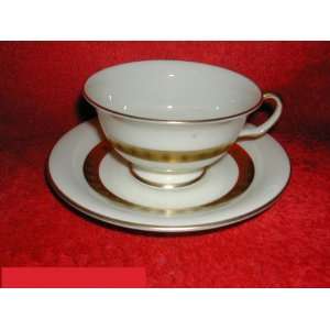 Castleton China Golden Classic Cups & Saucers  Kitchen 