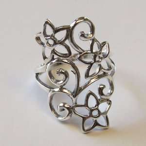   Lovely Flower Ring 925 Sterling Silver Size 7  N 