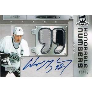 06 07 UD WAYNE GRETZKY Cup Honorable Numbers Patch Auto   NHL Mugs and 