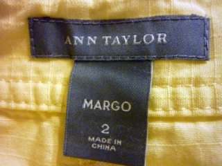 For auction is a pair of 100% Cotton ANN TAYLOR Margo capris pants in 