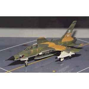  F 105G Thunderchief Korat AFB 1144 Cafe Reo CFR023 Toys 