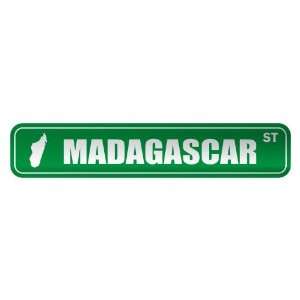   MADAGASCAR ST  STREET SIGN COUNTRY