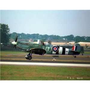  Spitfire Mk IXC/XVI Fighter 1/48 Revell Germany Toys 