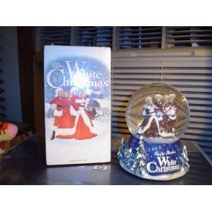  IRVING BERLINS WHITE CHRISTMAS     MUSICAL SNOGLOBE AND 