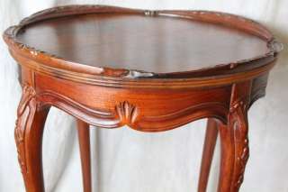   VINTAGE FLAME MAHOGANY FRENCH STYLE OCCASIONAL TABLE WEIMAN FURNITURE