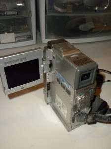 JVC GR DVM70 U Digital Camcorder + CU V501 DOCK   PARTS 46838157424 