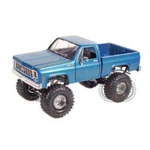   Pick Up Truck Lifted 1/24 Blue w/ Irok Swamper Tires Toys & Games