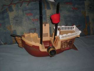 Piratenschiff von Fisher Price in Berlin   Tempelhof  Spielzeug 