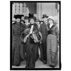   . OF C.U.W.S. LEFT, WITH MRS. EMMELINE PANKHURST 1913