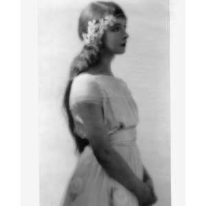 Lillian Gish graphic / Albin, New York. Photograph shows Lillian Gish 