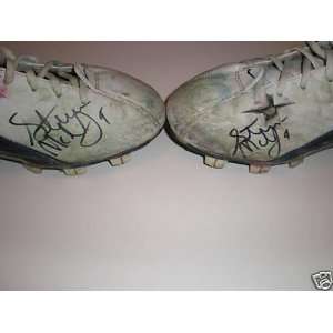 Steve McNair Signed Game Used Cleats   NFL Equipment