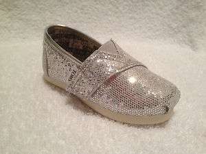 TOMS TINY CLASSIC SILVER GLITTERS NWT IN BOX   