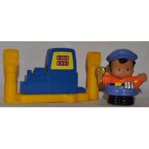Little People Gas Station Attendant 2003 & Wall Segment   Replacement 
