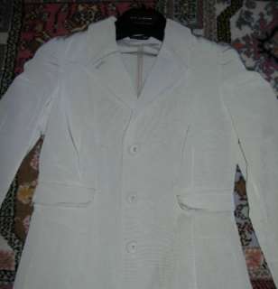 ARMANI IVORY BLAZER JACKET 36(2), ITALY RETAILS $1,475  