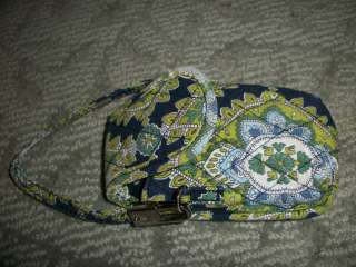 Vera Bradley Cell Phone Carrier in CAMBRIDGE, Super Pre Owned 