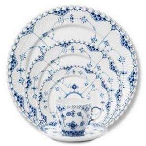   half lace 5 pc place setting by royal copenhagen