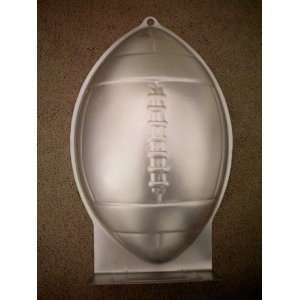 Wilton First and Ten Football Cake Pan w/ Instructions 